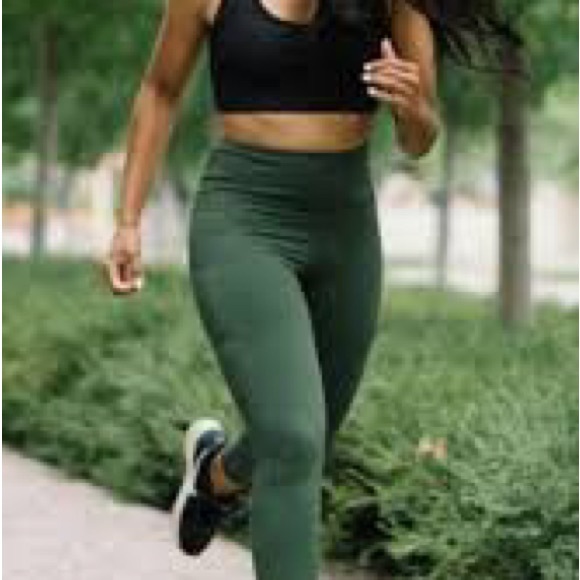 ZYIA Light and Tight 7/8 size 8-10 Pocket Leggings green - Picture 2 of 5